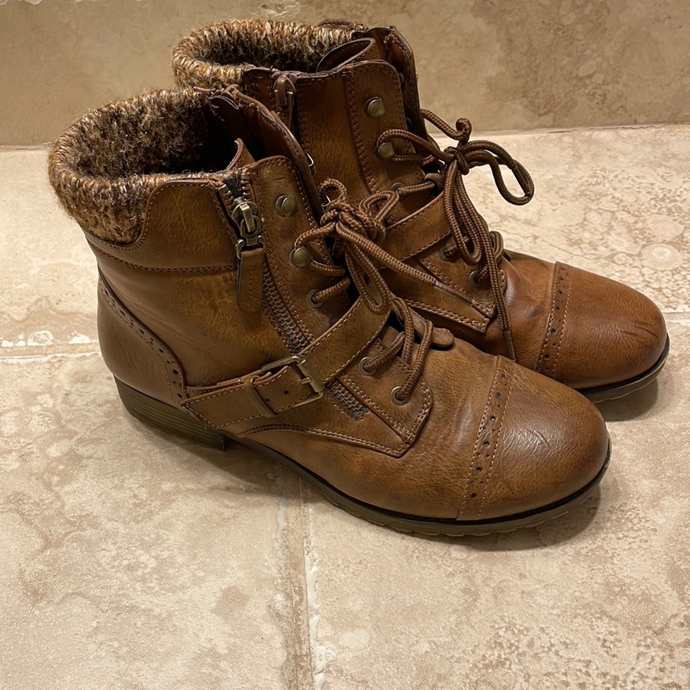 SO Hackberry Brown Boots‎